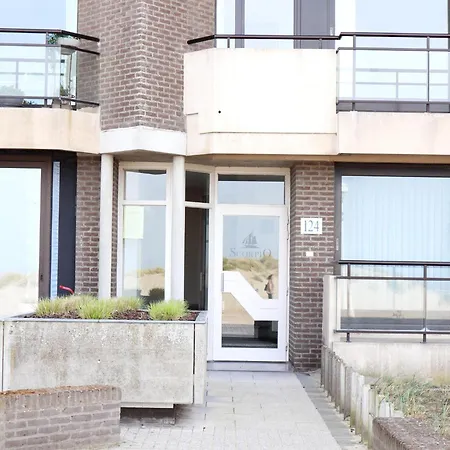 Attic Apartment In Nieuwpoort By The Beach, Cleaning Included アパート ニーウポールト