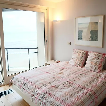 Attic Apartment In Nieuwpoort By The Beach, Cleaning Included